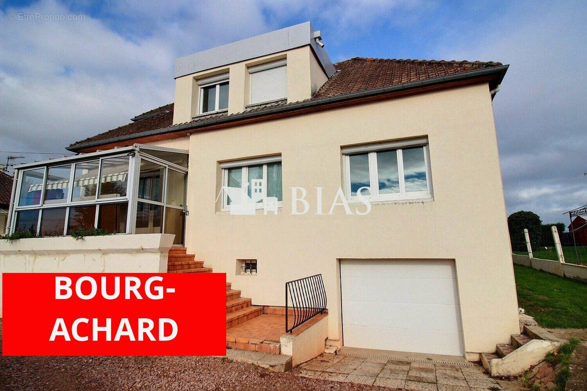 Maison à BOURG-ACHARD