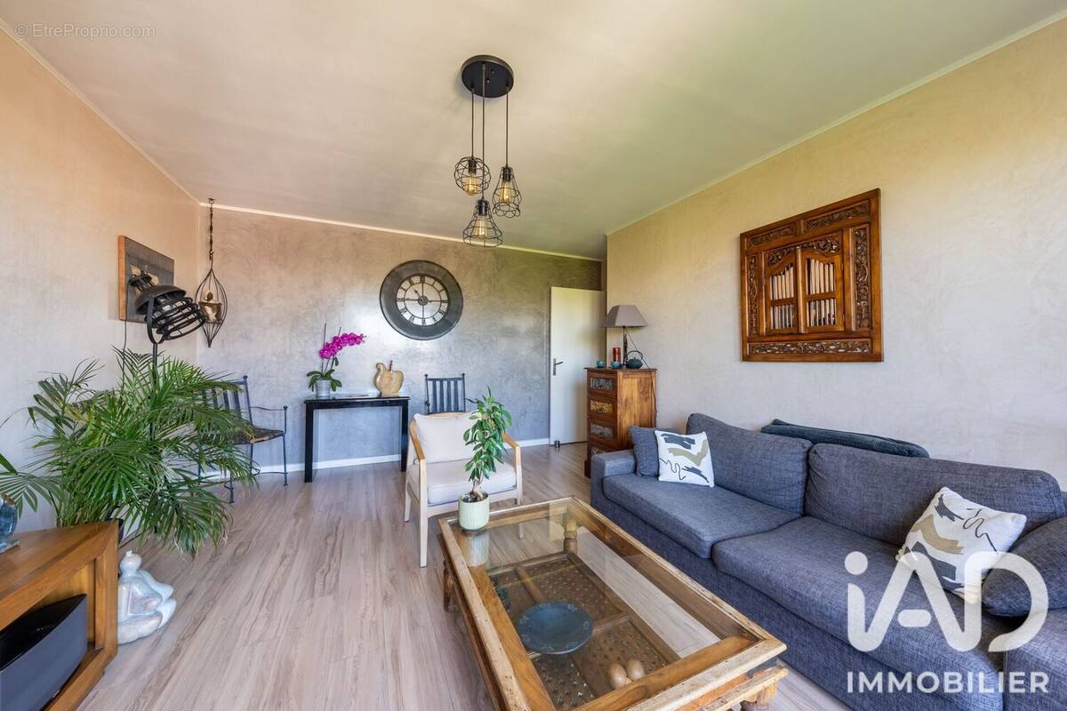 Photo 1 - Appartement à CHEVILLY-LARUE