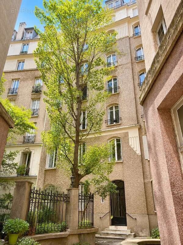 Studio meublé clé en main – Paris 16e (Rue de Passy / Paris Plaza) - photo 4