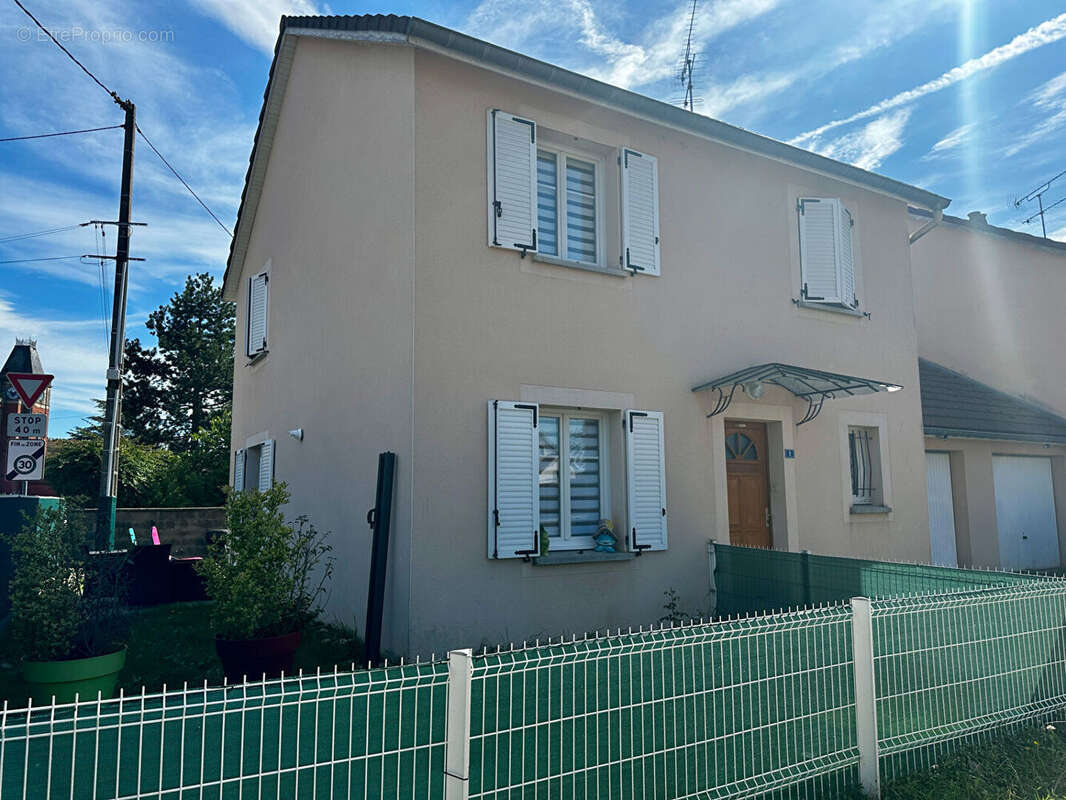 Maison à VINCEY