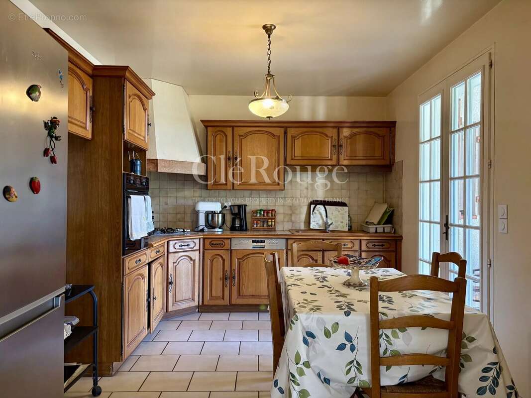Proche de Tombebœuf – Superbe propriété de 6 chambres avec vues panoramiques, piscine et logement indépendant - photo 12