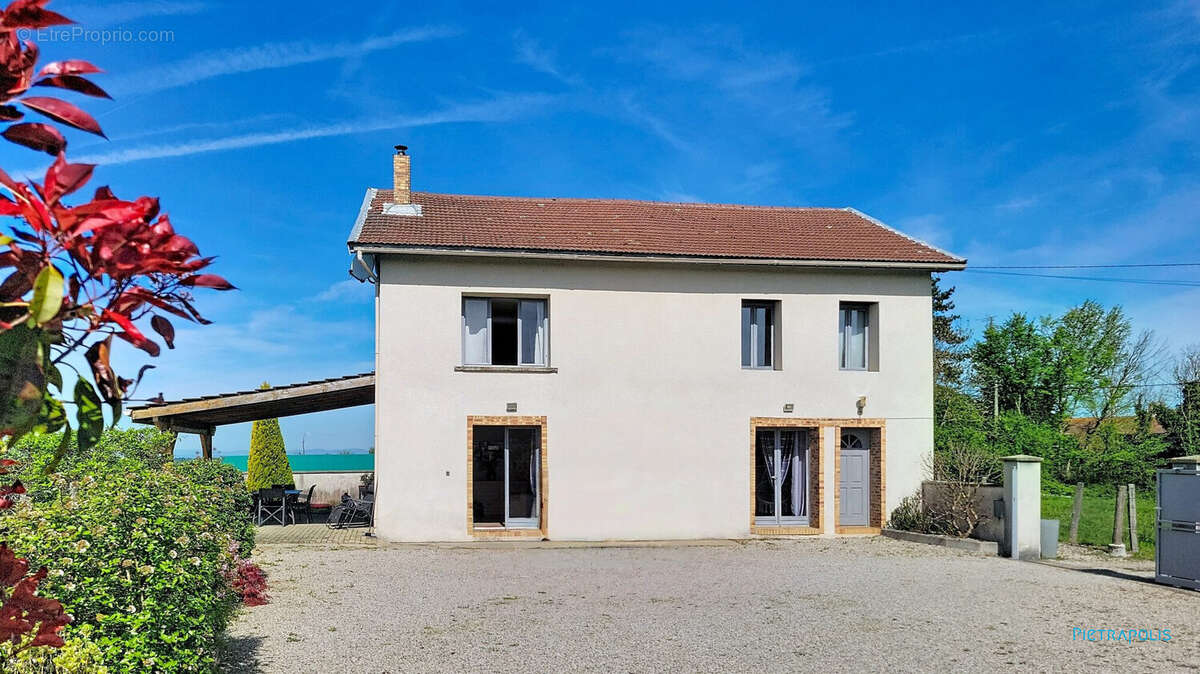 Maison 150 m² à Saint-Julien-De-L'herms  - photo 8