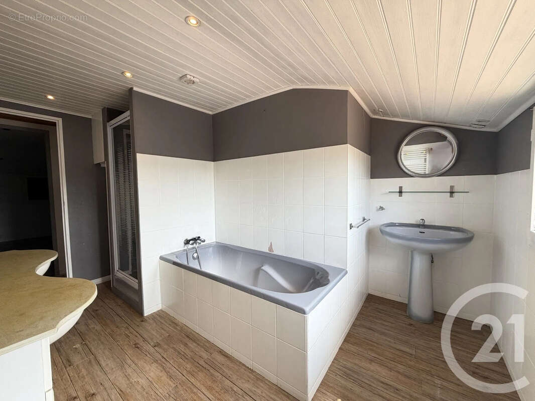 Maison 120 m² à Begles  - photo 11