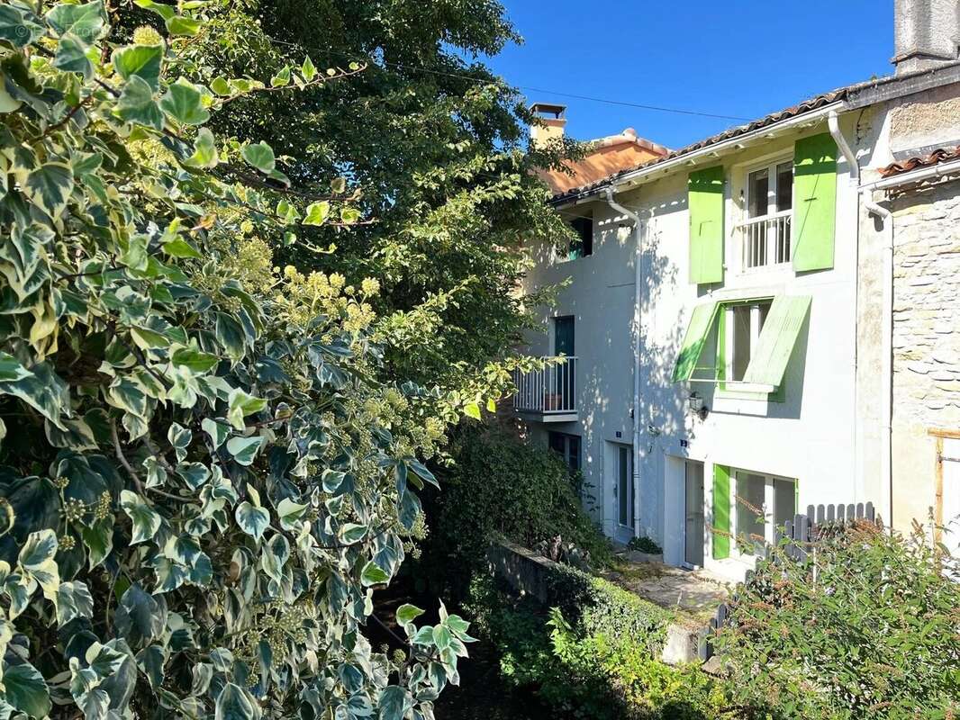 Maison à SAINTE-COLOMBE-SUR-L&#039;HERS