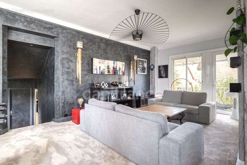 Maison à LES CLAYES-SOUS-BOIS