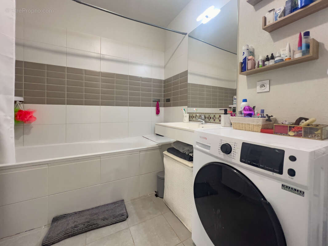 Appartement à LA LONDE-LES-MAURES