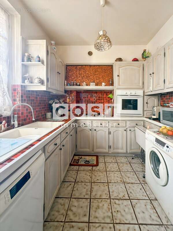 Appartement à COURBEVOIE