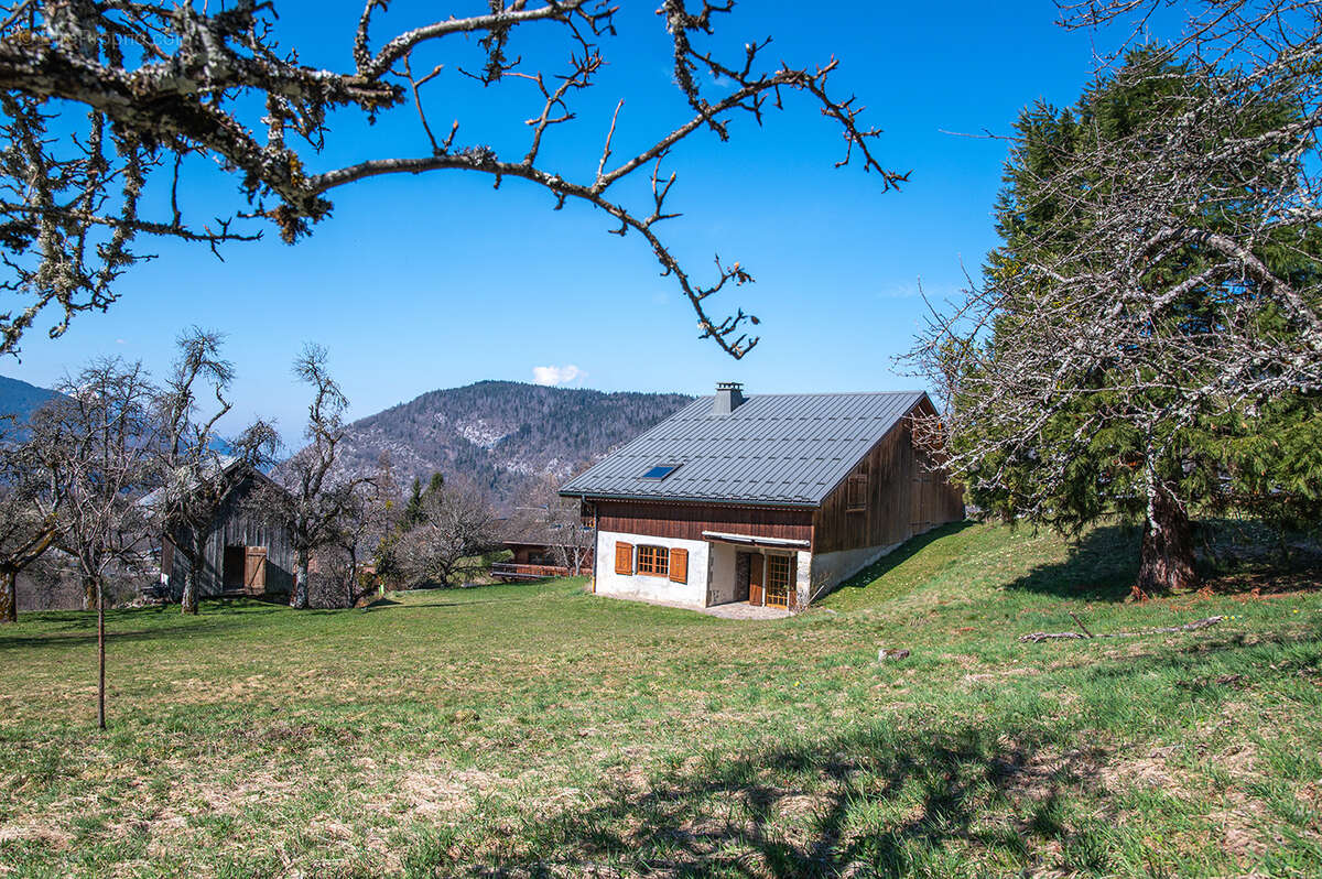 Maison à ARACHES-LA-FRASSE