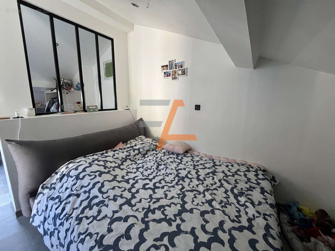 Appartement à UNIEUX
