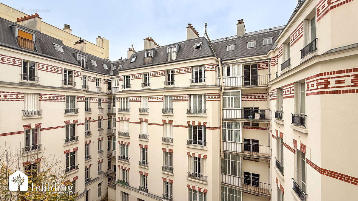 Appartement à PARIS-17E