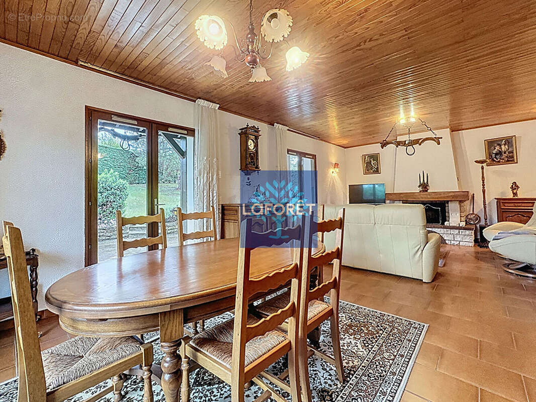 Maison à SAINT-GENIS-LAVAL