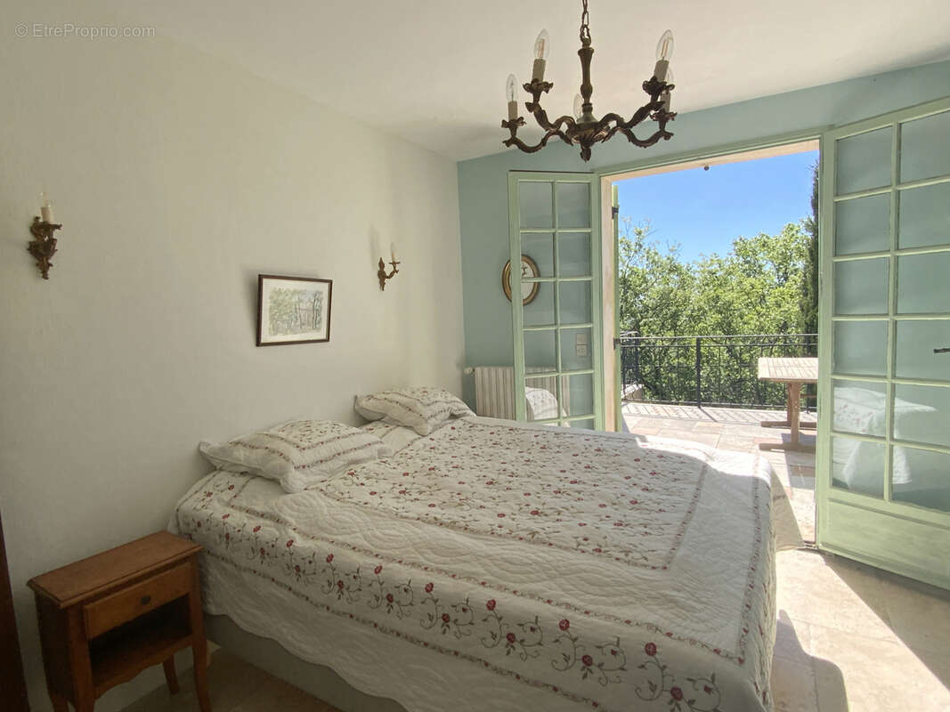 Villa avec vue imprenable à seulement 6 km d'Uzès. - photo 10