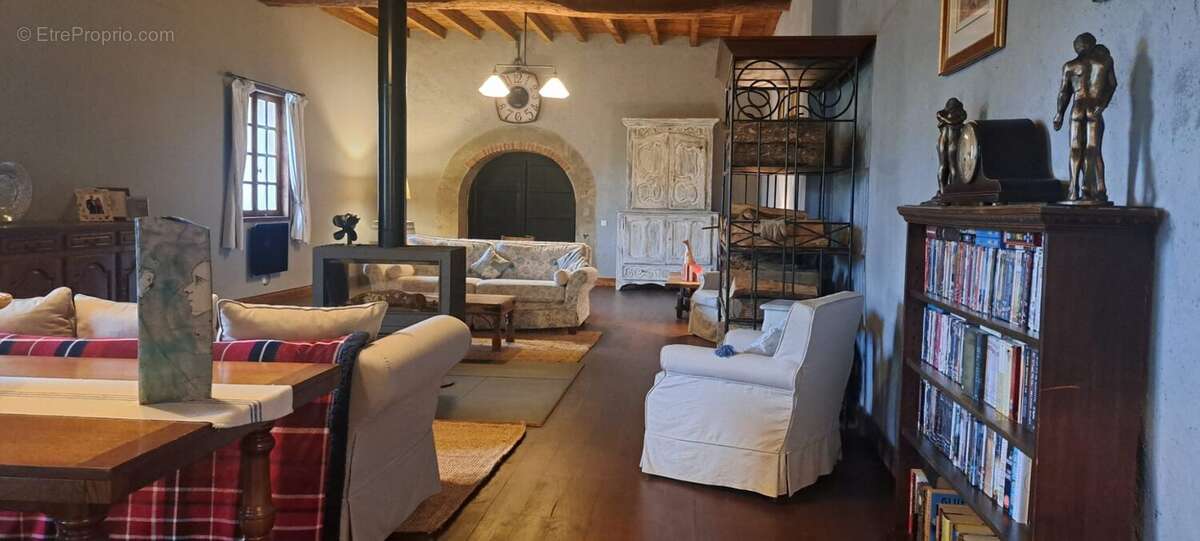 industrial style renovation lounge  - Maison à MIELAN