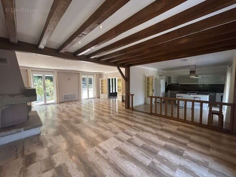 Maison 212 m² à Marsac-Sur-L'isle  - photo 4