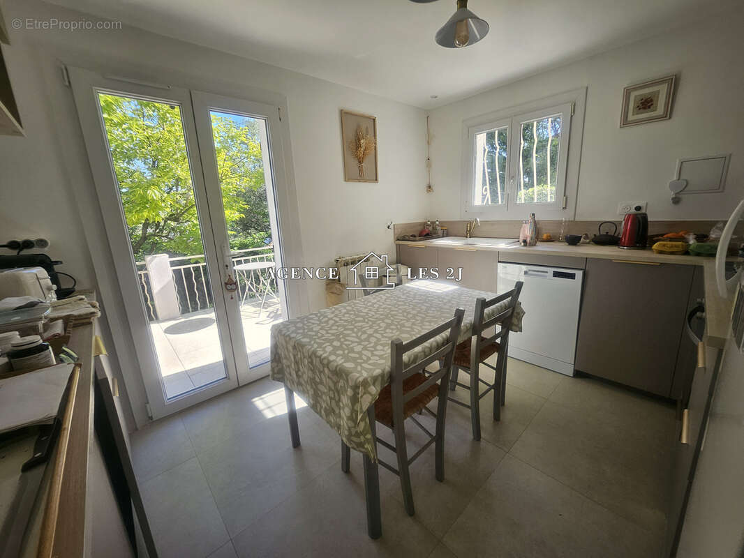 Les Caillols   Marseille 11e   Villa 6 pièces de 119 m2 avec vue dégagée - photo 10