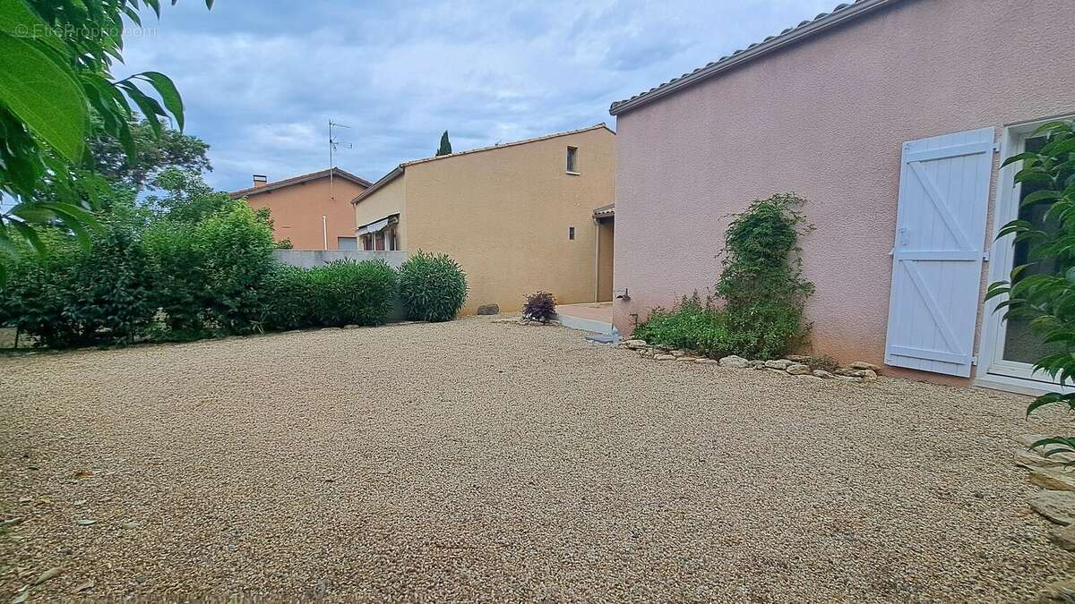 AGDE - MAISON T4/5 pièces - GARAGE - TERRAIN 300M² (piscinable) - photo 5
