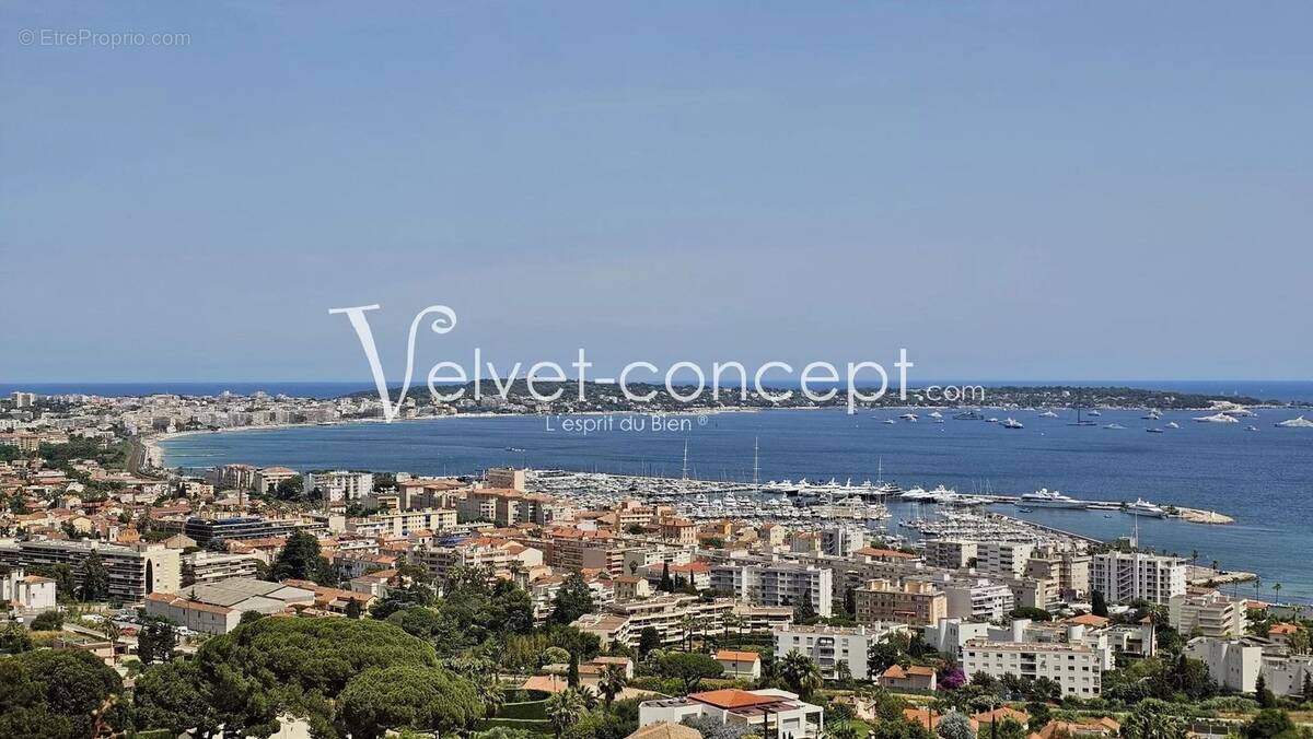 Appartement à VALLAURIS