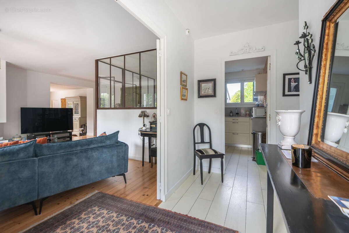 Maison contemporaine de 194 m2 - 5 chambres - proche toutes commodites - photo 7
