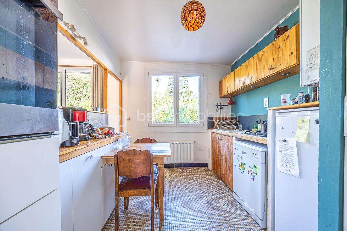 ***** plain-pied, 2 chambres, bureau, grand jardin arboré, quartier brizeaux à niort ***** - photo 6