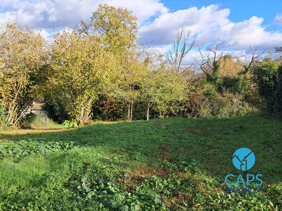 Terrain à GENISSAC