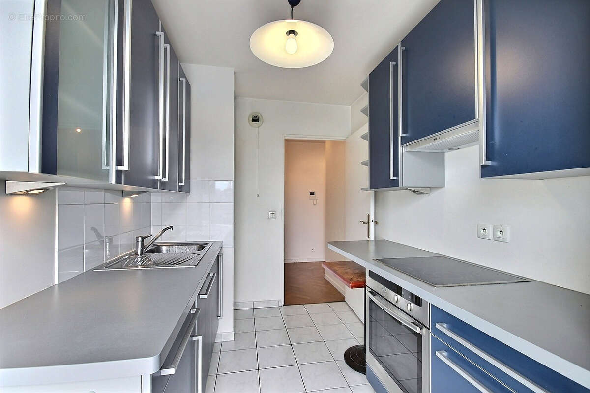 Appartement à COURBEVOIE