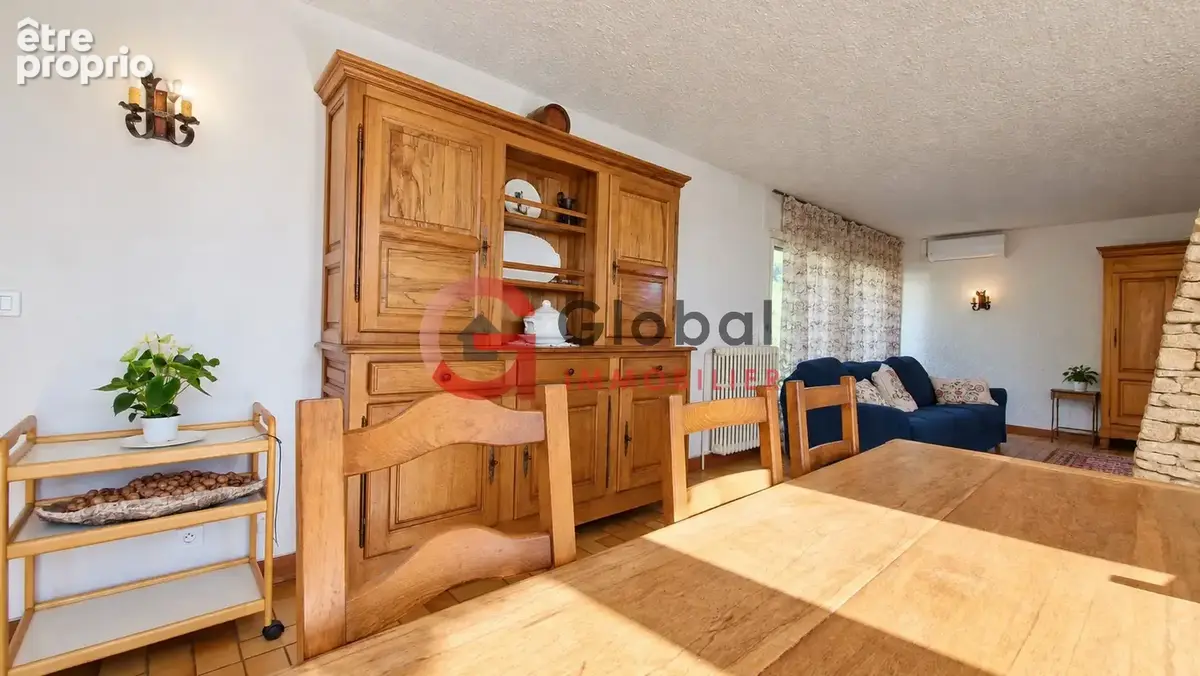 Propriété en campagne avec 2 maisons, terrain de 7 200 m2 et piscine   entre Grans et Cornillon-Confoux - photo 12
