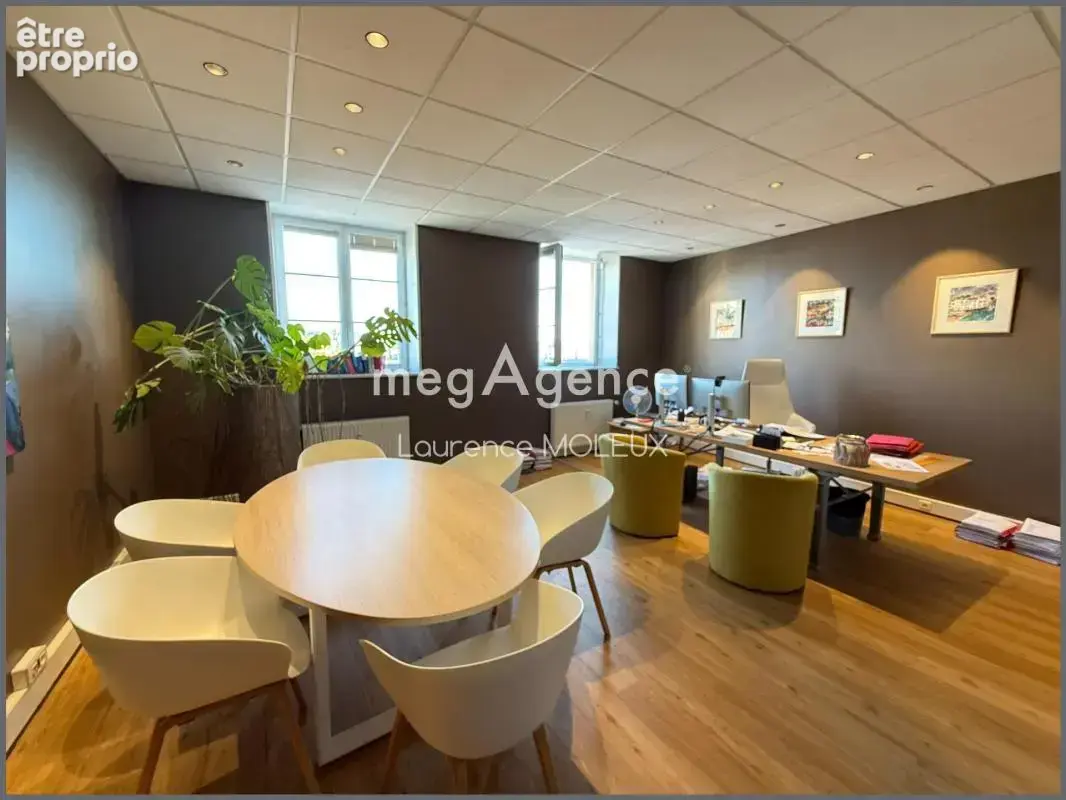 Bureaux 115 m2 - centre ville/Remparts - photo 2