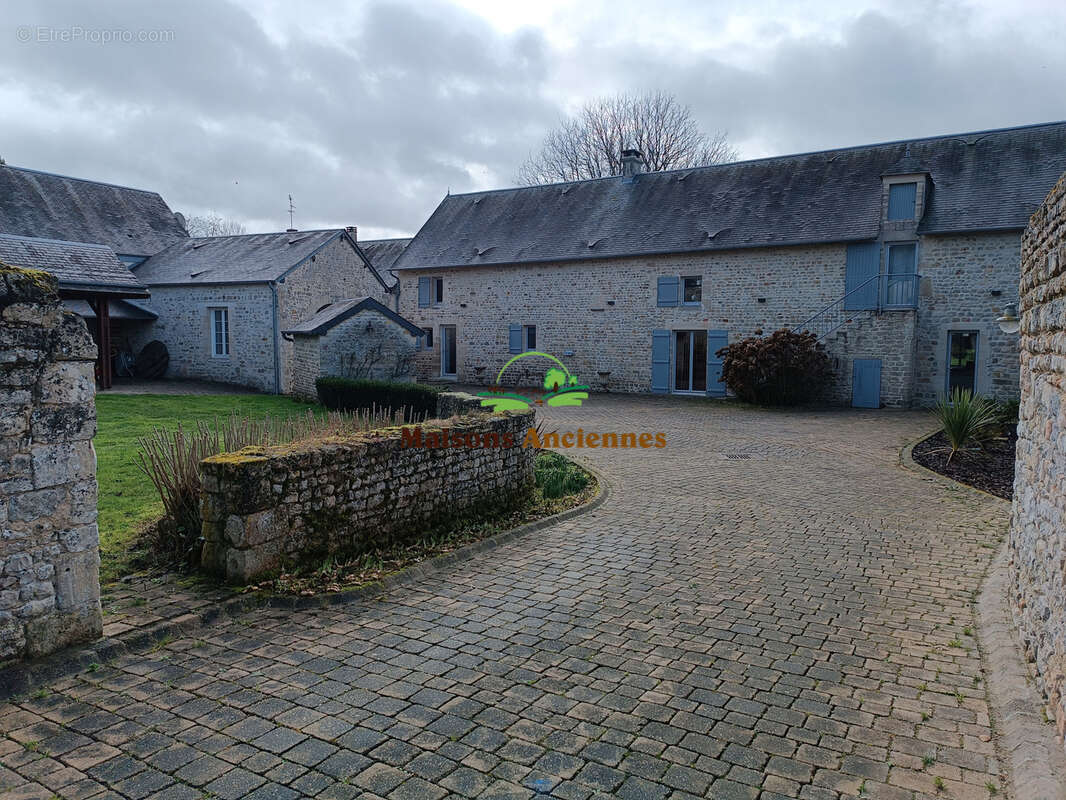 Entre caen et bayeux - maison ancienne 5 pp 192 m2, gîte40 m2, dependance et jardin - photo 2