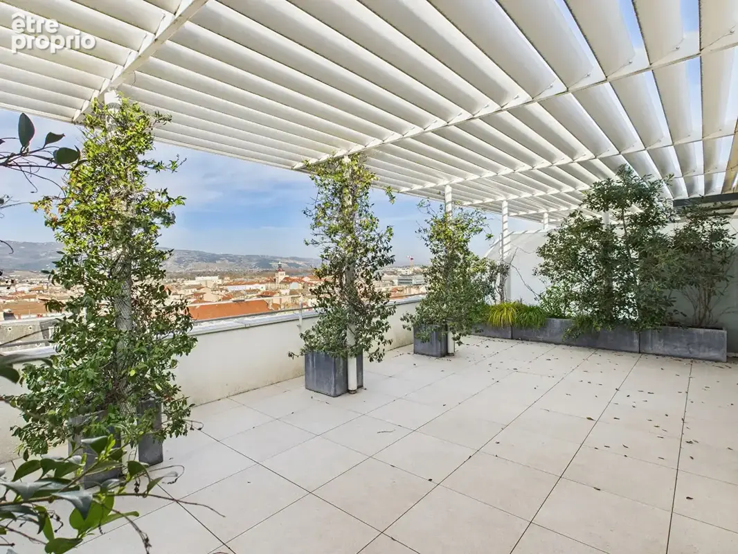 Appartement 144m² duplex t6 avec 3 terrasses  2 garages  1 cave - photo 1