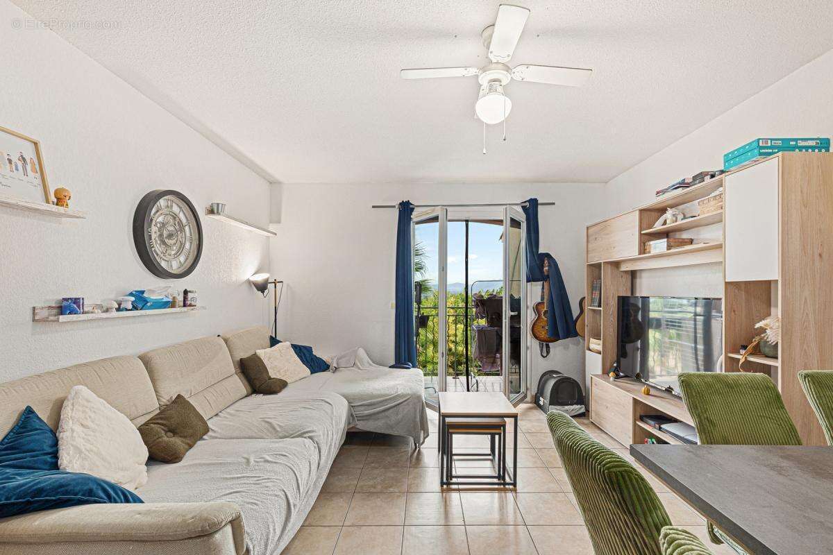 Maison à ROQUEBRUNE-SUR-ARGENS