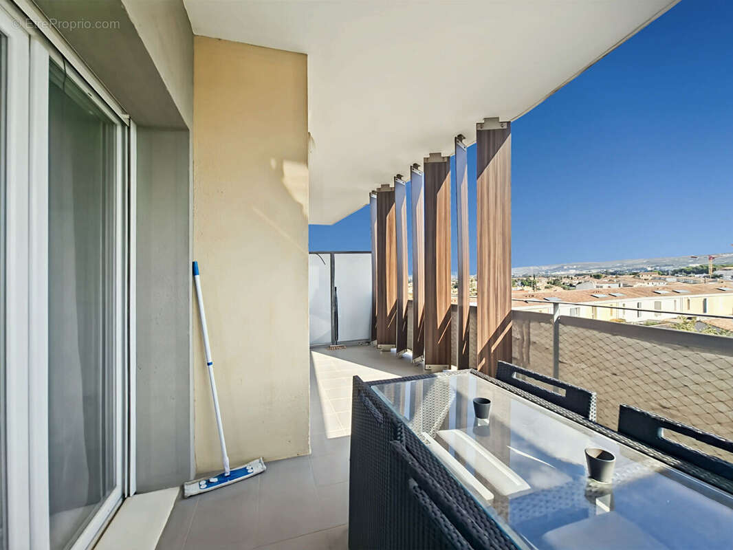 Appartement à CHATEAUNEUF-LES-MARTIGUES