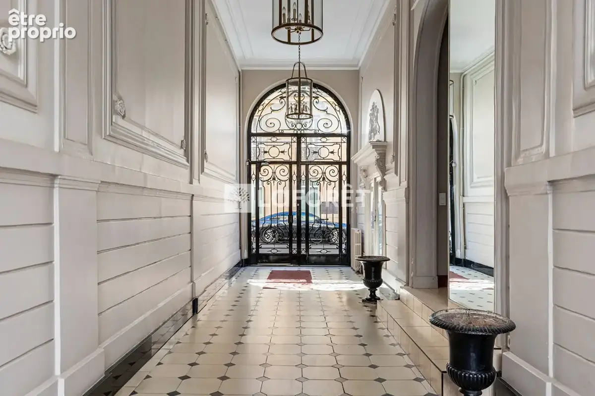 Studio sur cour - ideal investissement - dpe "e" - photo 2