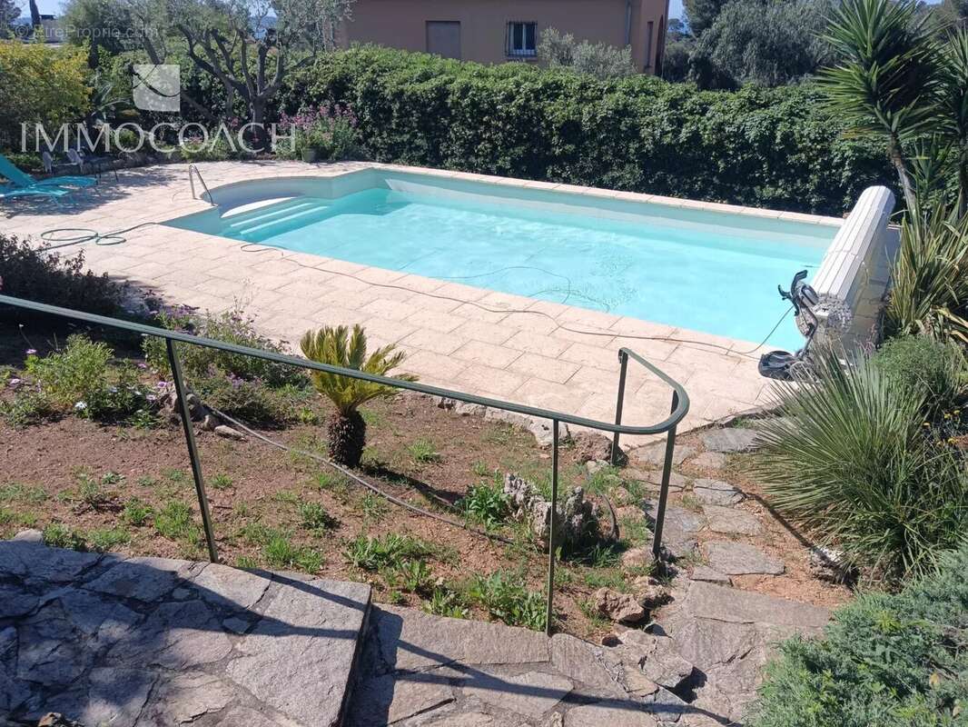 Maison à CARQUEIRANNE