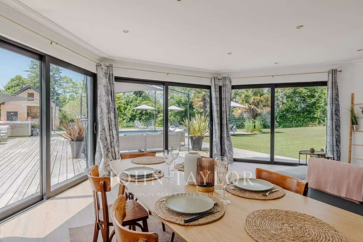 Maison à PRIGNAC-ET-MARCAMPS