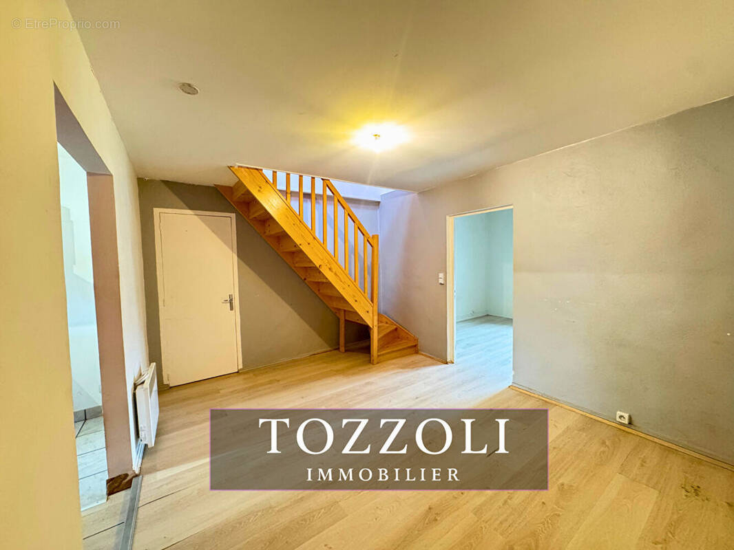 Appartement à SAINT-PIERRE-DE-CHANDIEU