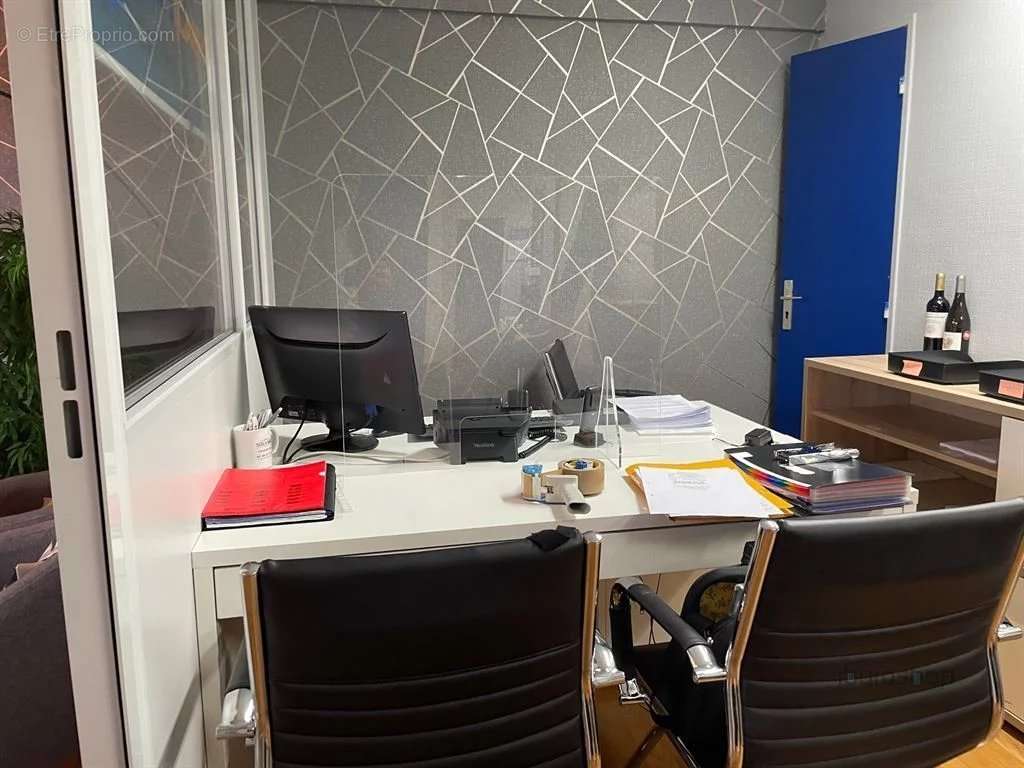 Commerce à COURBEVOIE