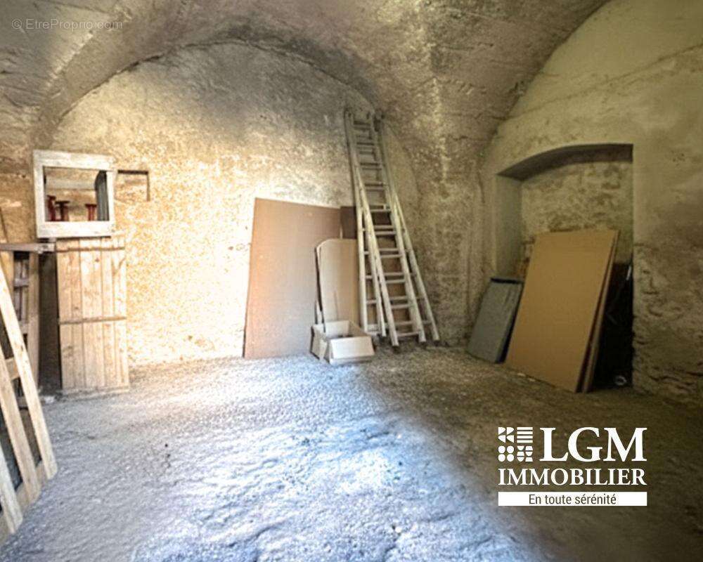 Maison à LE BREUIL-SUR-COUZE