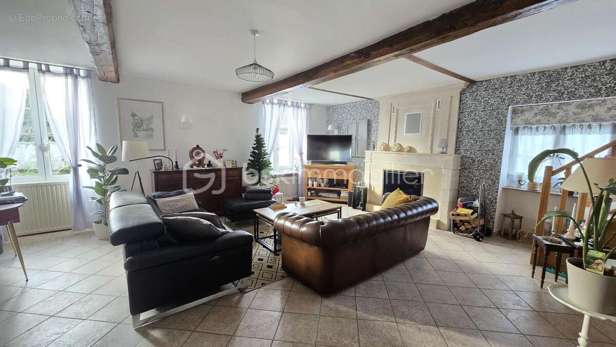 Maison charentaise et son gite avec piscine - photo 10
