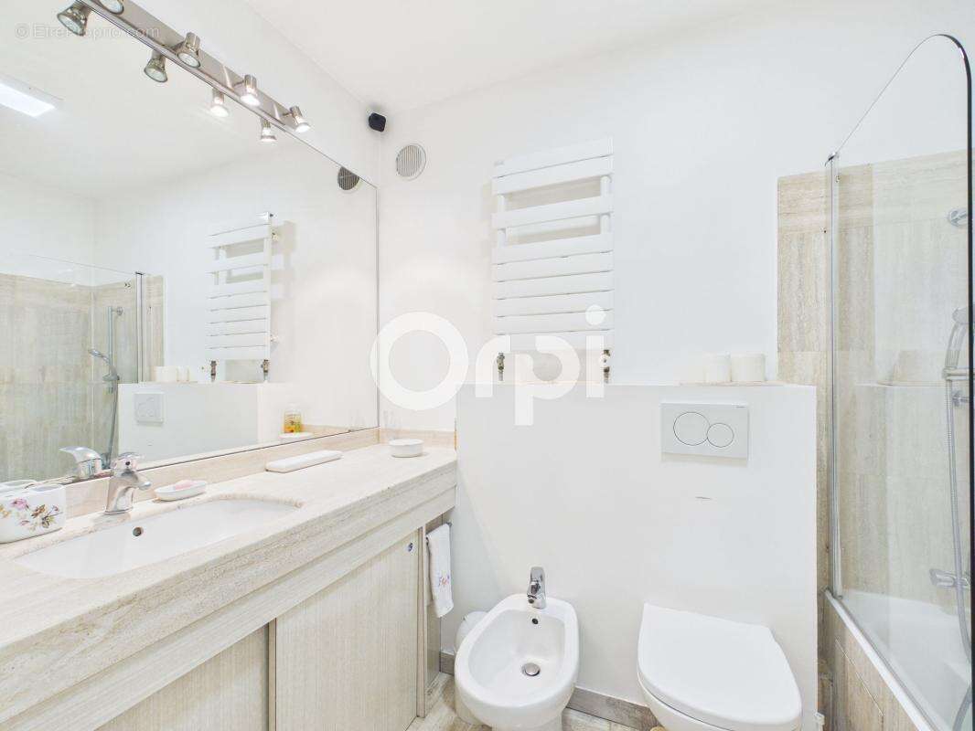 Appartement à MANDELIEU-LA-NAPOULE