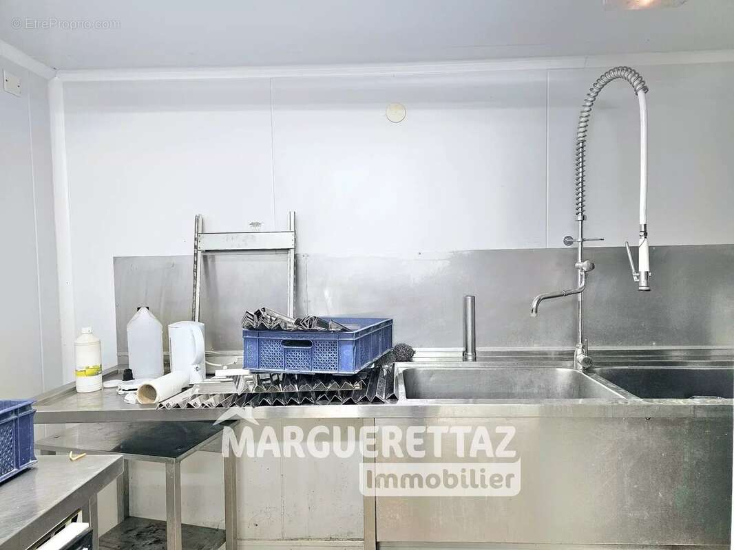 Commerce à MARIGNIER