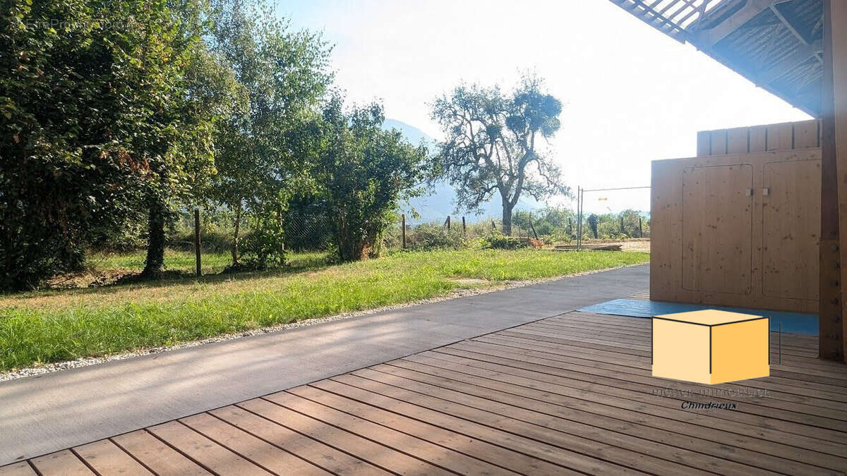 Appartement à CEYZERIEU