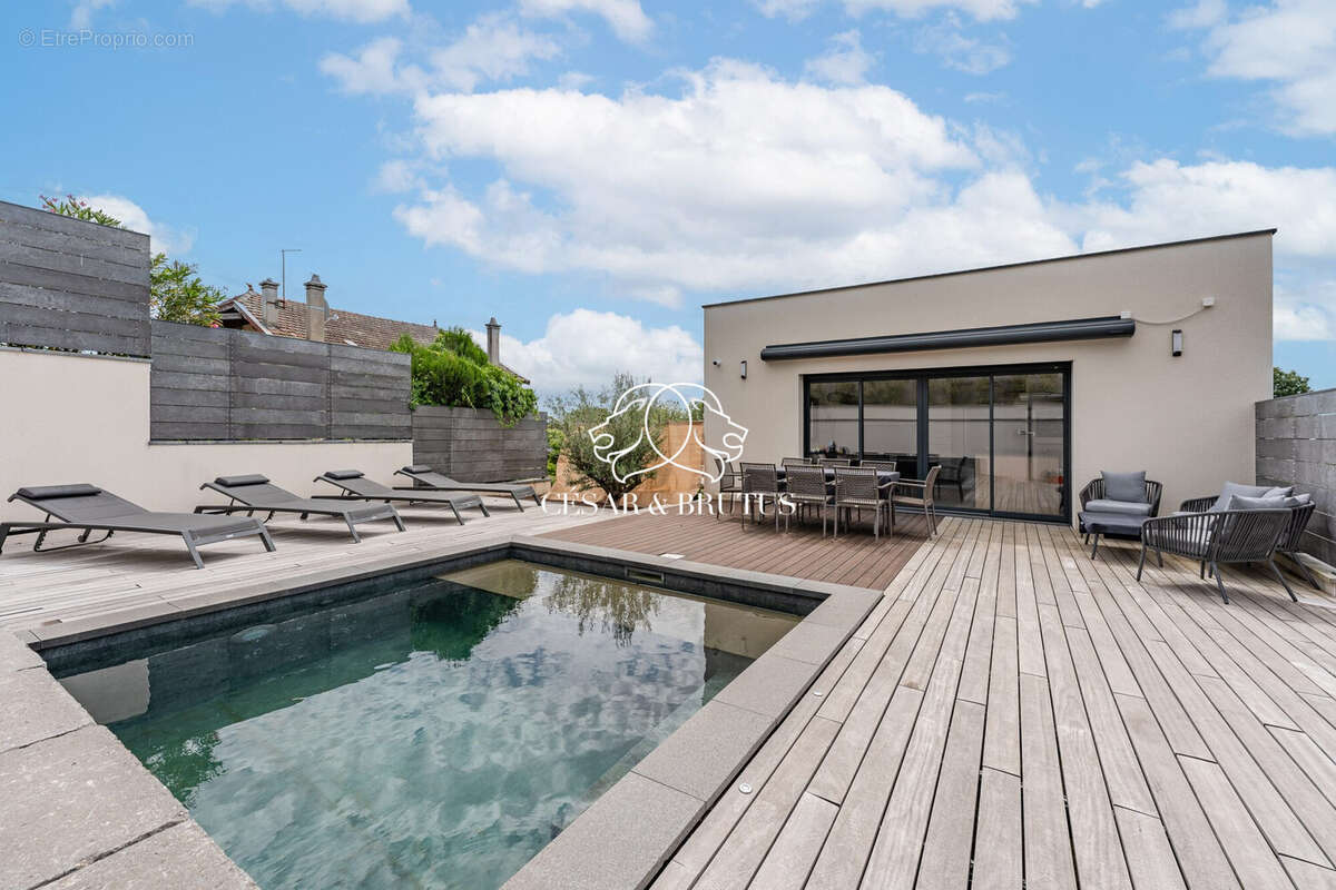 Maison 170 m² à Beligneux  - photo 2