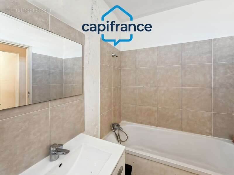 Appartement à vendre 4 pièces SAINT DENIS (974) - photo 5