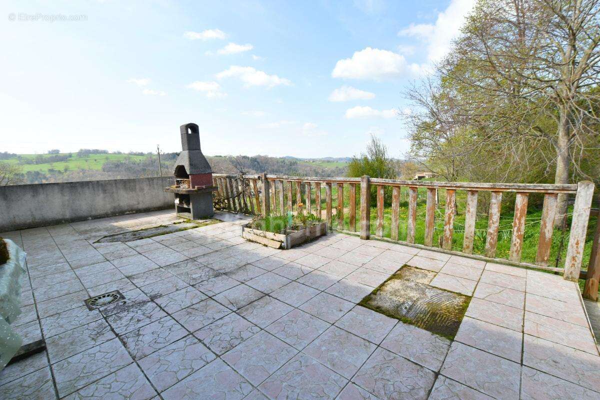 Maison à vendre 5 pièces DOMAIZE (63) - photo 9