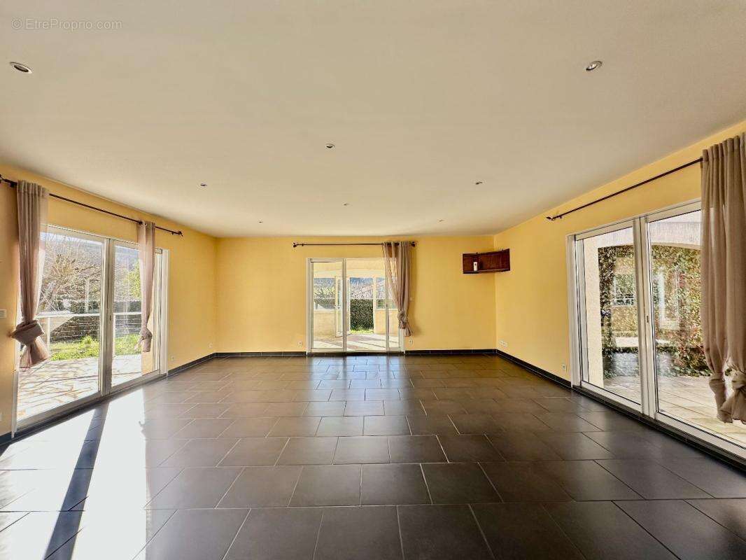 Maison à SAINT-CERE