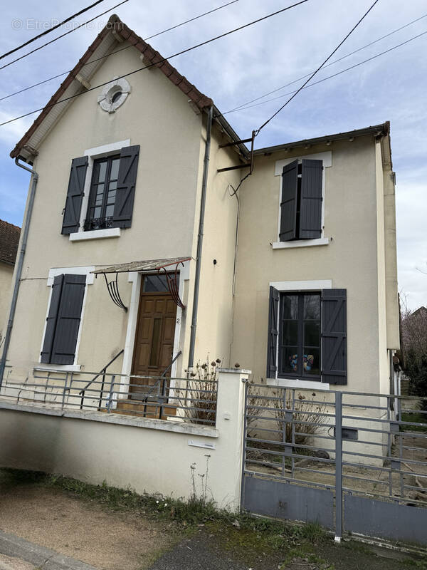 Maison à SAINT-GERMAIN-DES-FOSSES