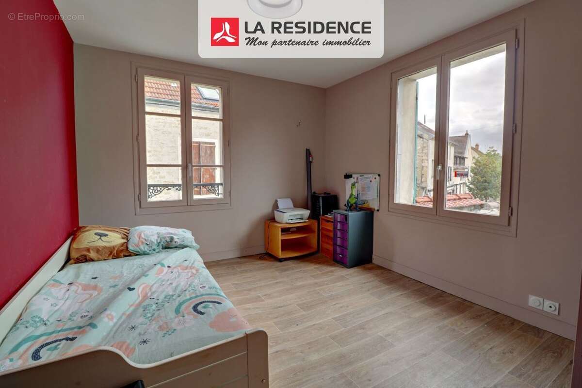 Appartement à NEUVILLE-SUR-OISE