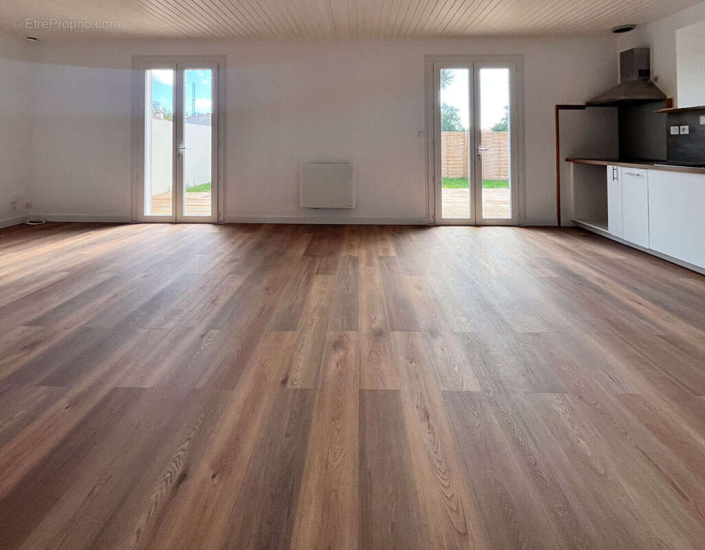 Maison à SAINTE-SOULLE