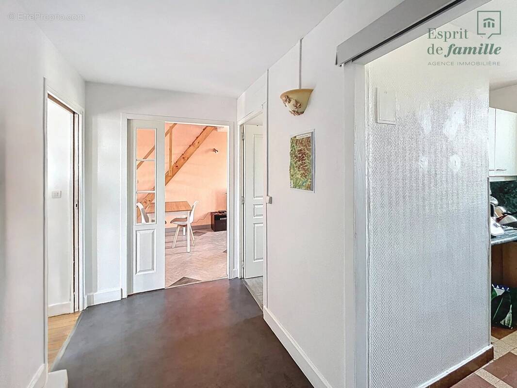 Appartement à SATHONAY-CAMP