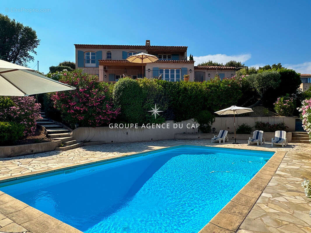 À vendre magnifique villa de type provençal aux issambres 180m2 vue mer sur le golfe de st tropez - photo 3